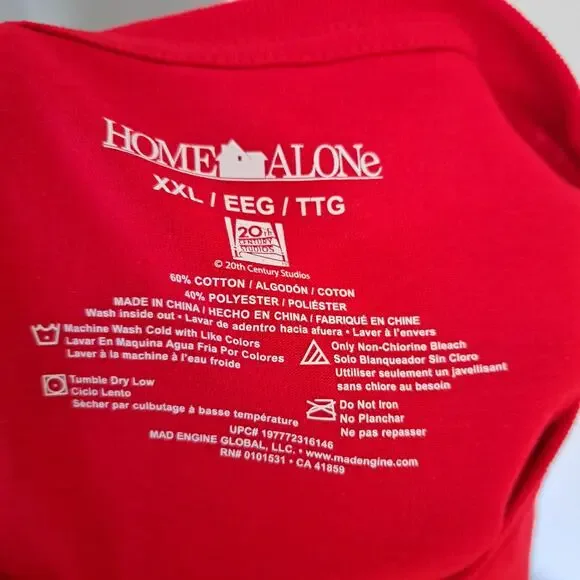 Home Alone 2X Merry Christmas Ya Filthy Animal Graphic T-Shirt Red NWT - Picture 4 of 4